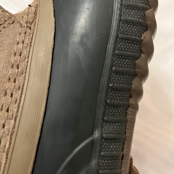 Sorel big Kids size 5 waterproof boots. - Picture 5 of 8